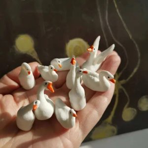 10Pcs Mini White Swan Figurines – Cute Animal Miniatures for Fairy Gardens, Terrariums, Bonsai & DIY Crafts
